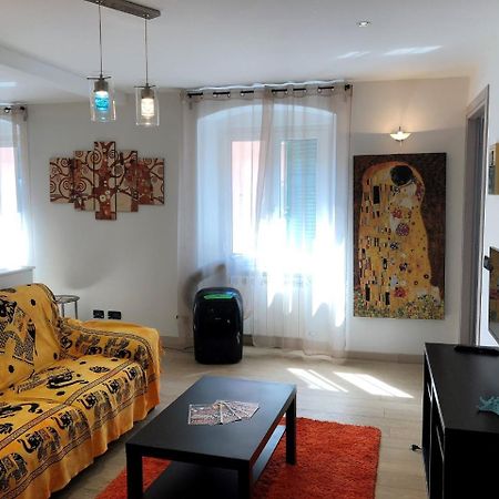 Apartament House Claudia By Holiday World Genua Zewnętrze zdjęcie
